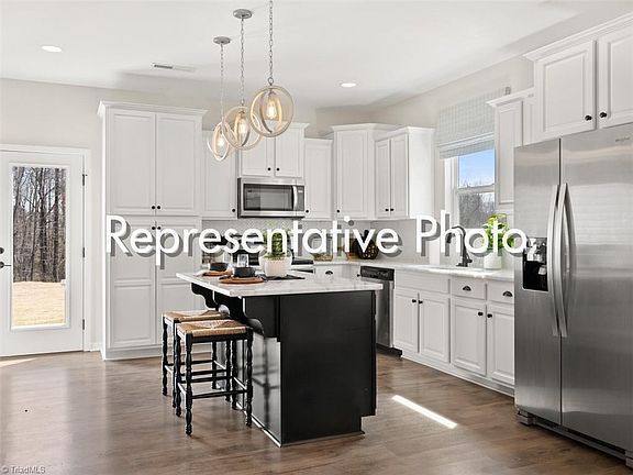 3rd image of 118 Centerpiece Dr #18