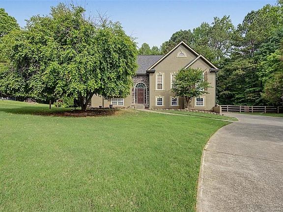 2nd image of 409 Windsor Way