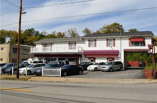 2nd image of 831 N Croton Ave