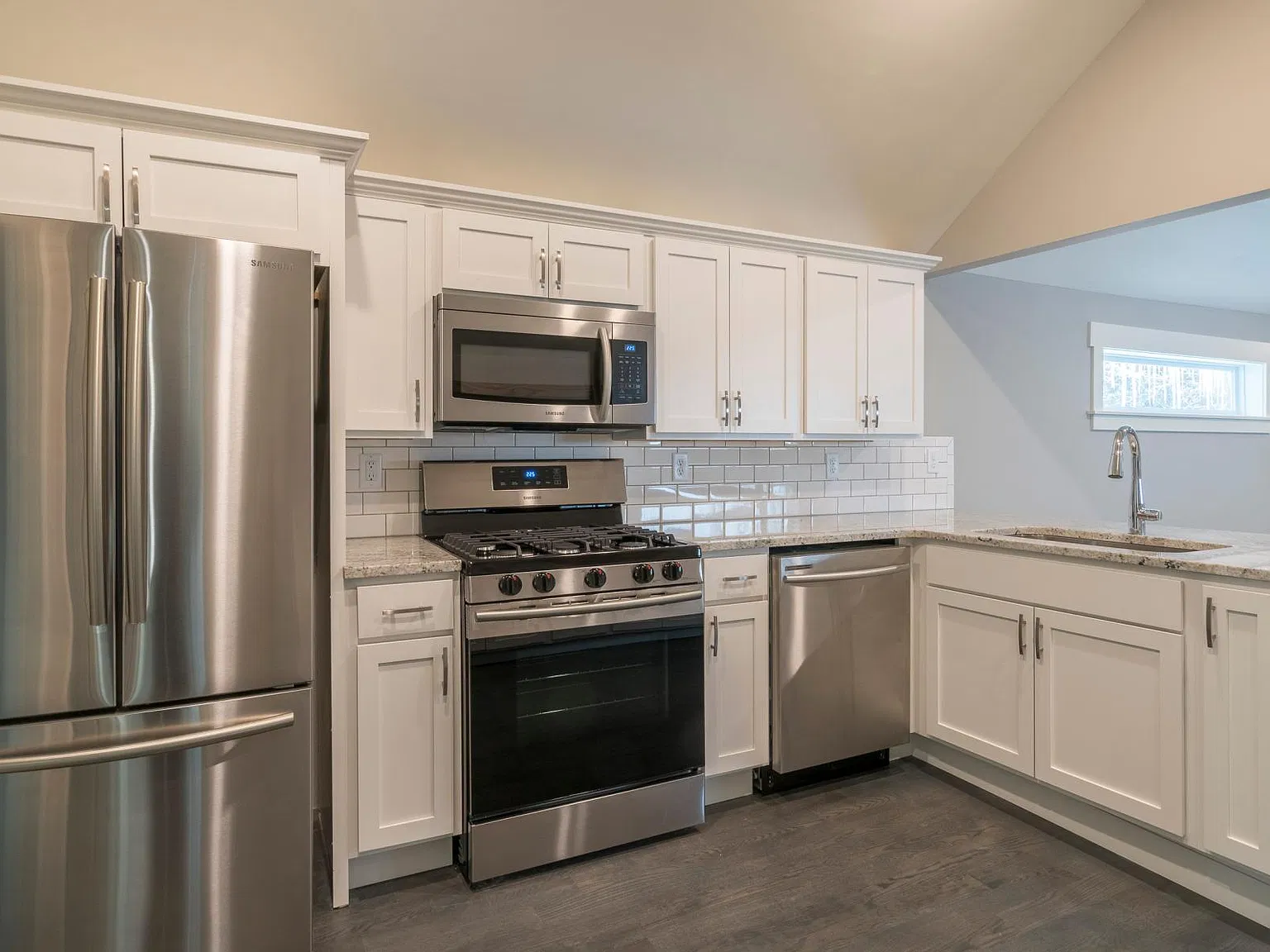 609 Sibley St NW — Photo 3