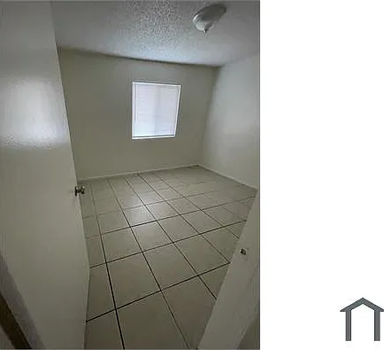 3 bed, 952 sqft, $1,700 — Photo 2