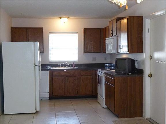 4th image of 11192 Maxton Way N