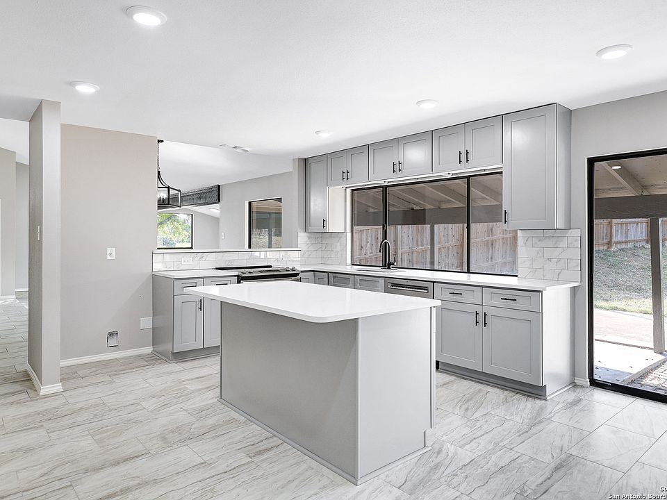 1st image of 10316 ROYAL MEADOWS