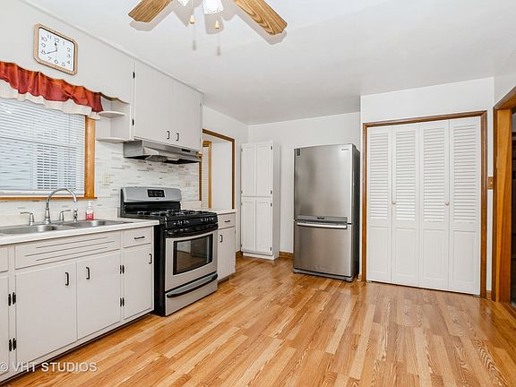 5th image of 8220 Melvina Ave
