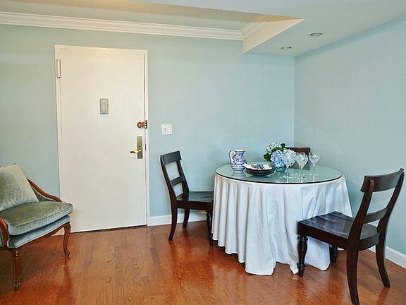 3rd image of 200 E 27th St APT 10K