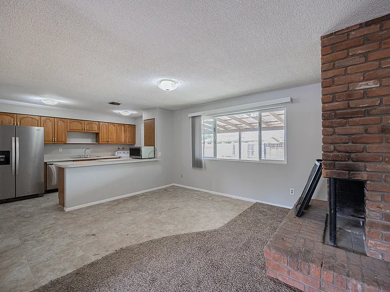 427 E Malibu Dr — Photo 7