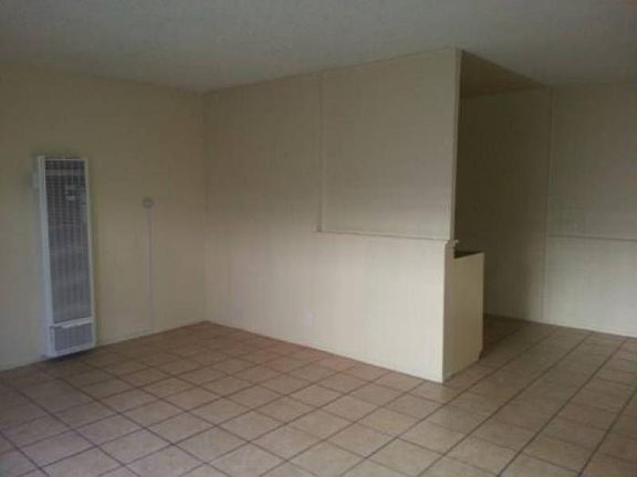 4th image of 617 W Century Blvd APT 8