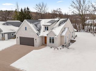 1780 Bobby Jones Dr, De Pere, WI 54115