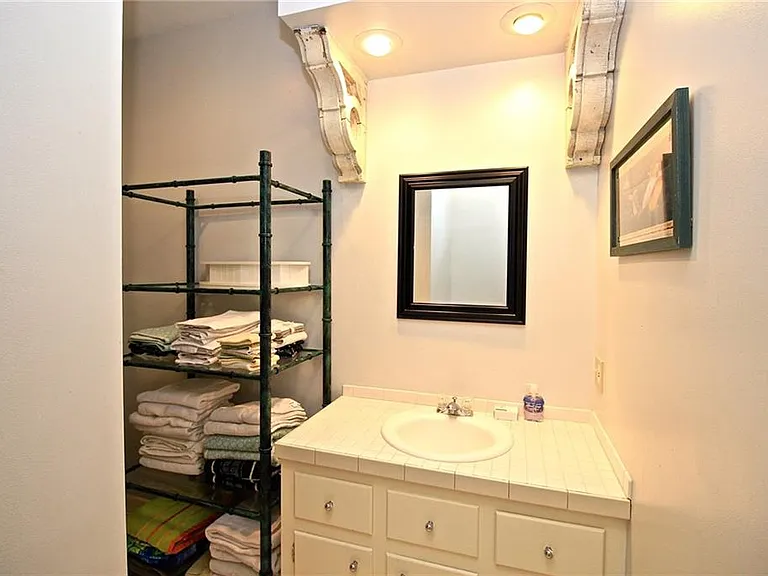 434 Bellevue Ave #CH — Photo 31