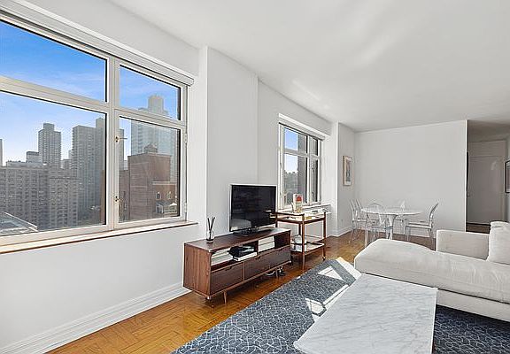 3rd image of 188 E 76th St APT 10C