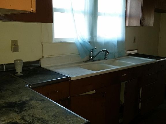 4th image of 316 Kendall St N