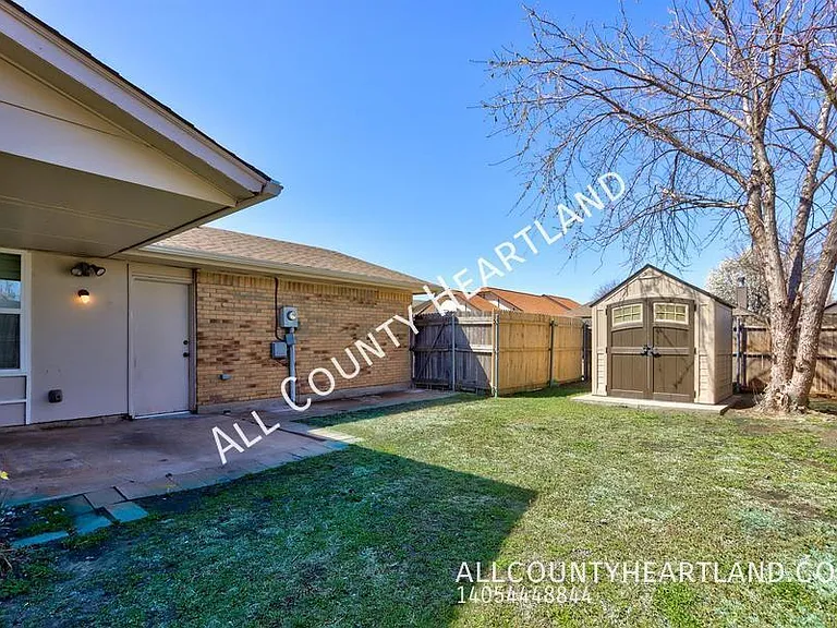 2121 Meench Dr — Photo 22