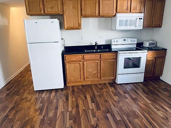 3rd image of 3250 W Flournoy St Unit 2