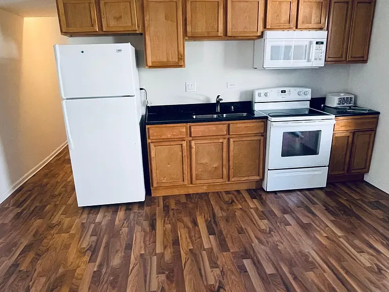 3250 W Flournoy St #2 — Photo 3