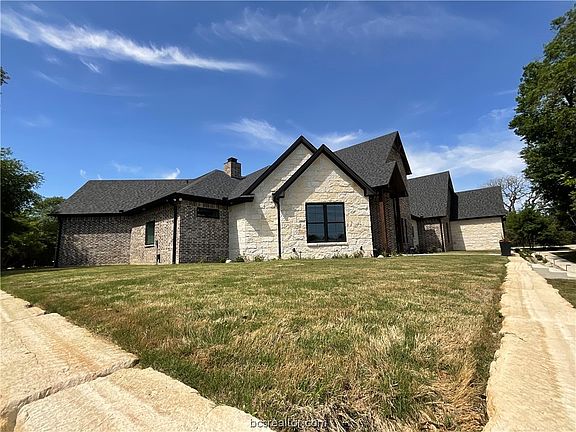 4th image of 10121 St John Dr