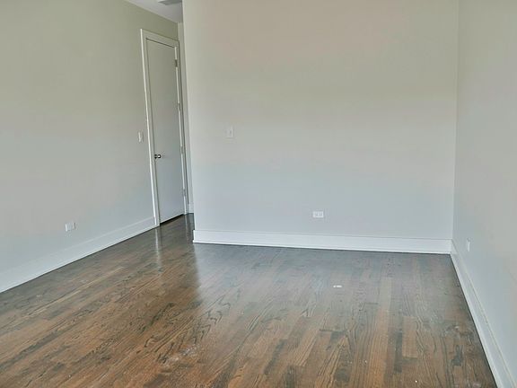 5th image of 2127 W Division St #1