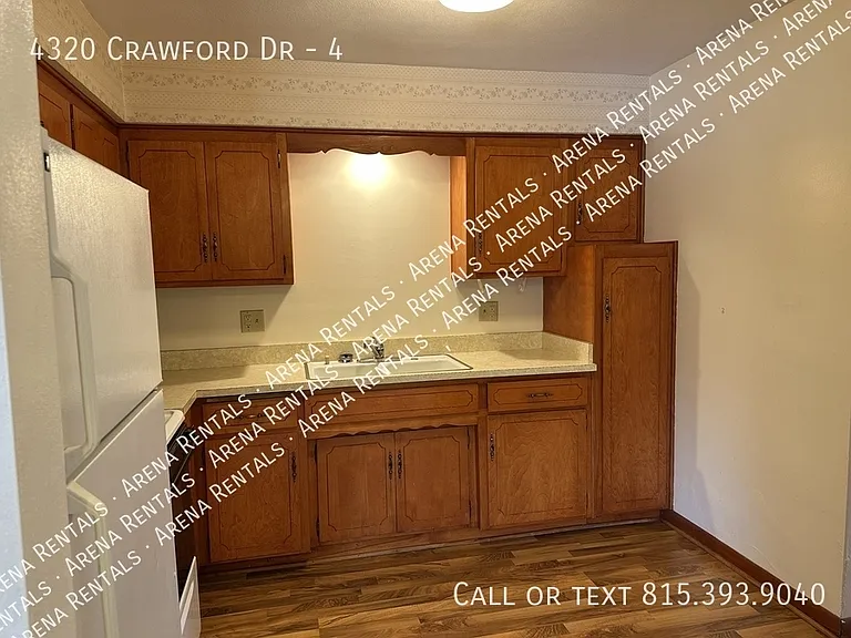 4320 Crawford Dr #4 — Photo 4