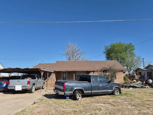 706 W Broadway St, Stanton, TX 79782