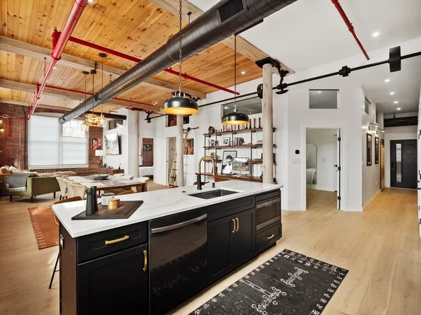 491 Dutton St Suite 210B, Lowell, MA 01854