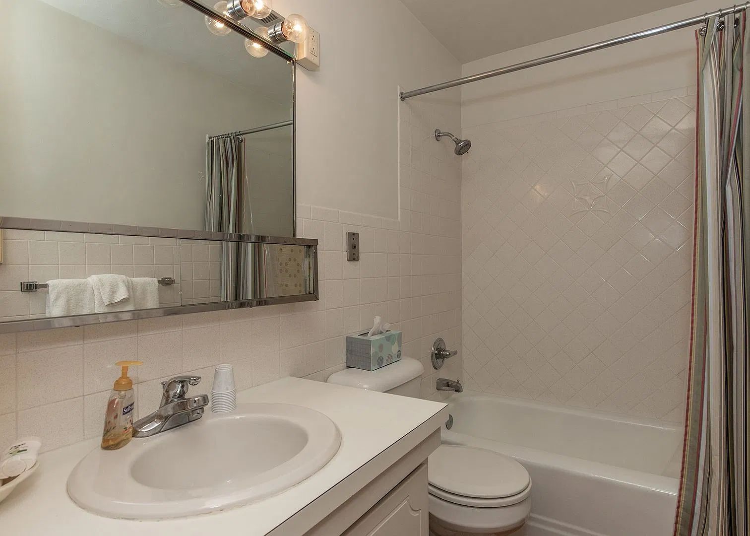 Eastridge Villa Apartments — Photo 4