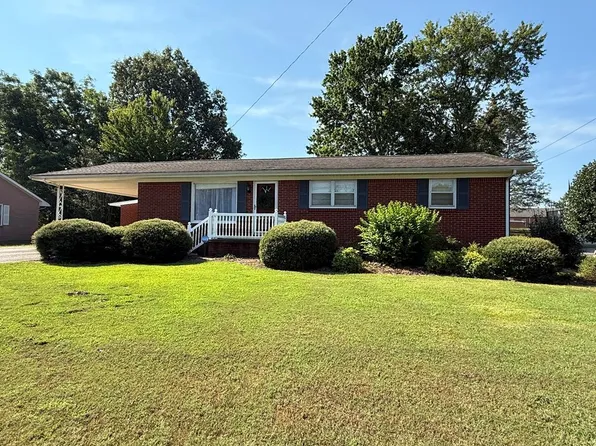 305 Jerome Dr, Paris, TN 38242