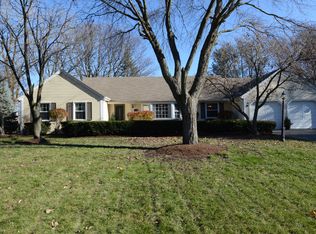 1120 Woodland Hills Rd, Batavia, IL 60510