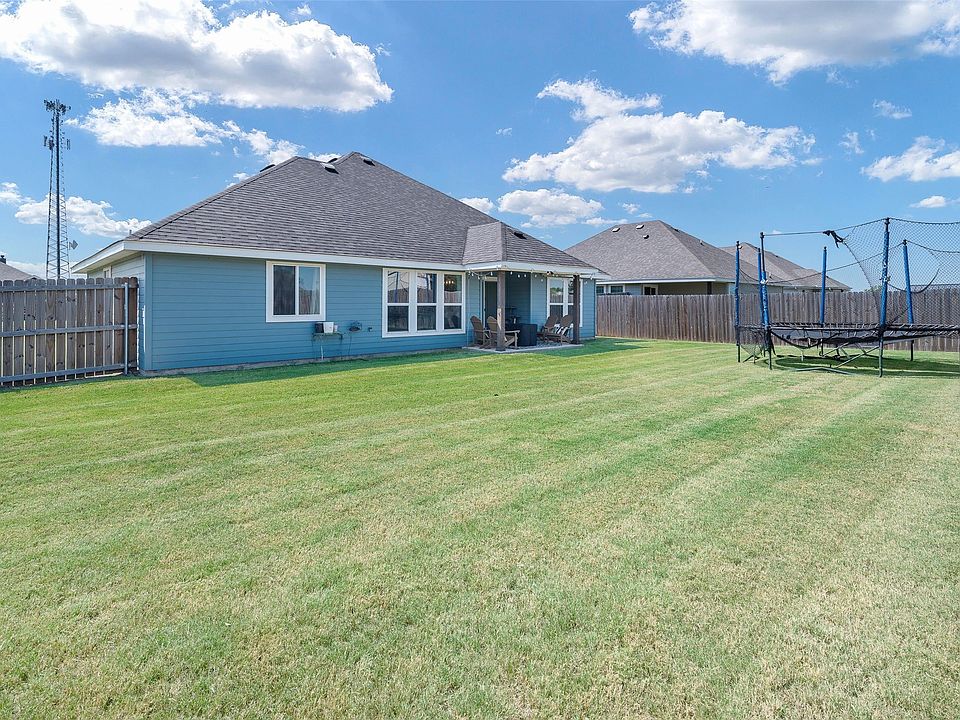 2nd image of 117 Mustang Dr