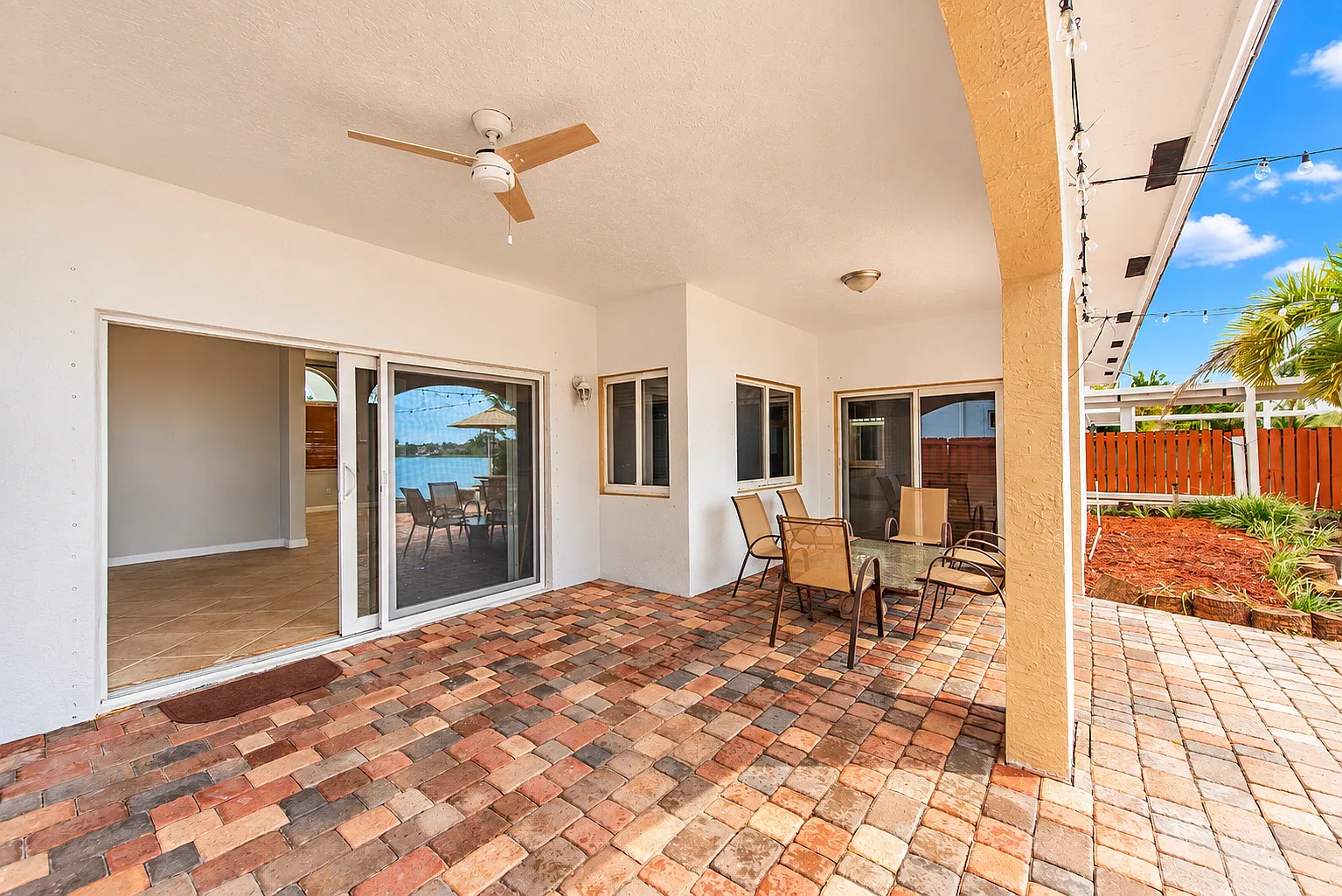 13821 SW 136th Pl — Photo 2