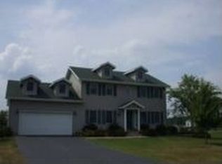 200 Windover Park Dr, Rochelle, IL 61068