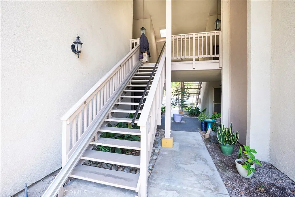 Building Photo - 13624 La Jolla Cir #F