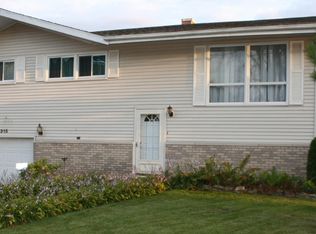 2315 Sweetbriar St, Crest Hill, IL 60403