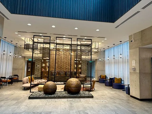 Empire Phoenix Condos — Photo 3