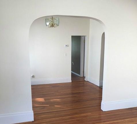 4th image of 1878 Smith St