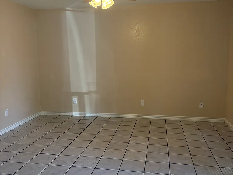 4111 Shawnee Cir — Photo 3