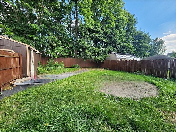 4th image of 916 Harrison St