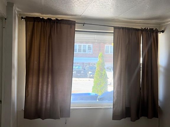 3rd image of 467 Quincy Ave #1