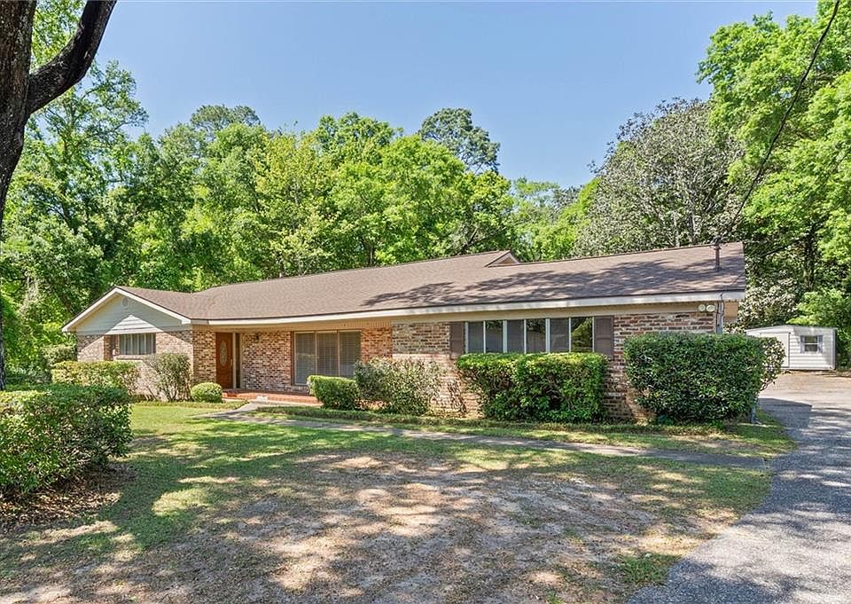 1st image of 4110 Lake Cir N