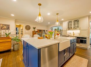 4625 Willet Dr, Annandale, VA 22003