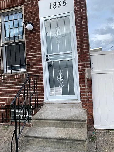 1835 Hart Ln Photo 1
