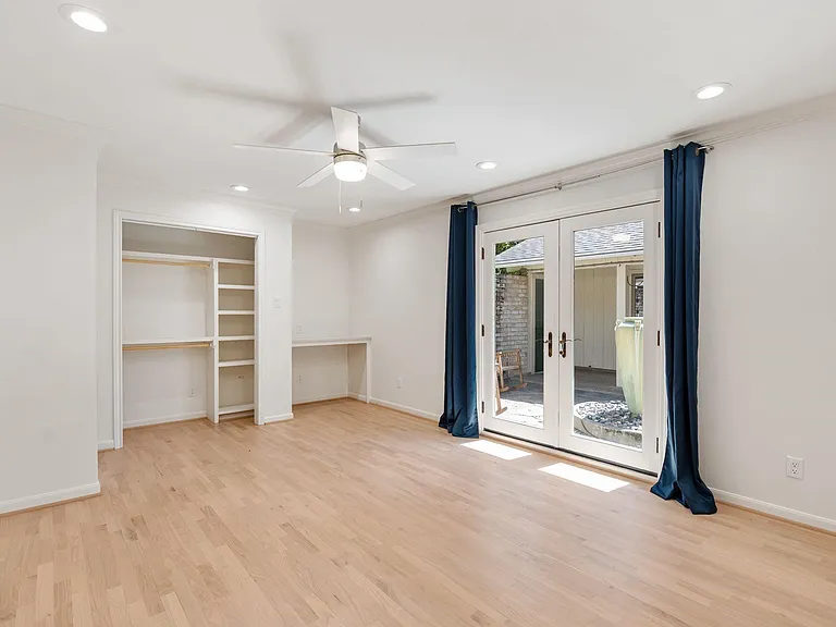 13703 Queensbury Ln — Photo 16