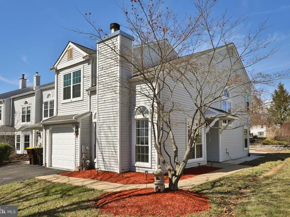 42 Skyview Way, Newtown, PA 18940