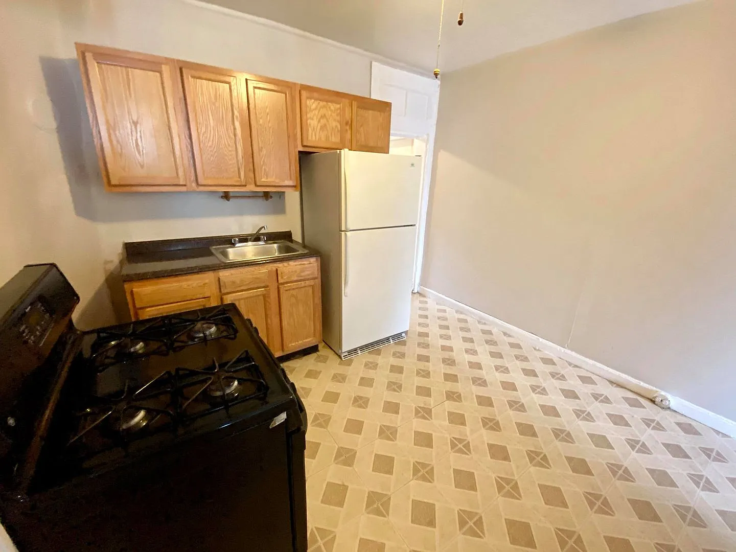 Charming 2BD/2BA Townhome in Butcher's Hill, Baltimore, MD! — Photo 3