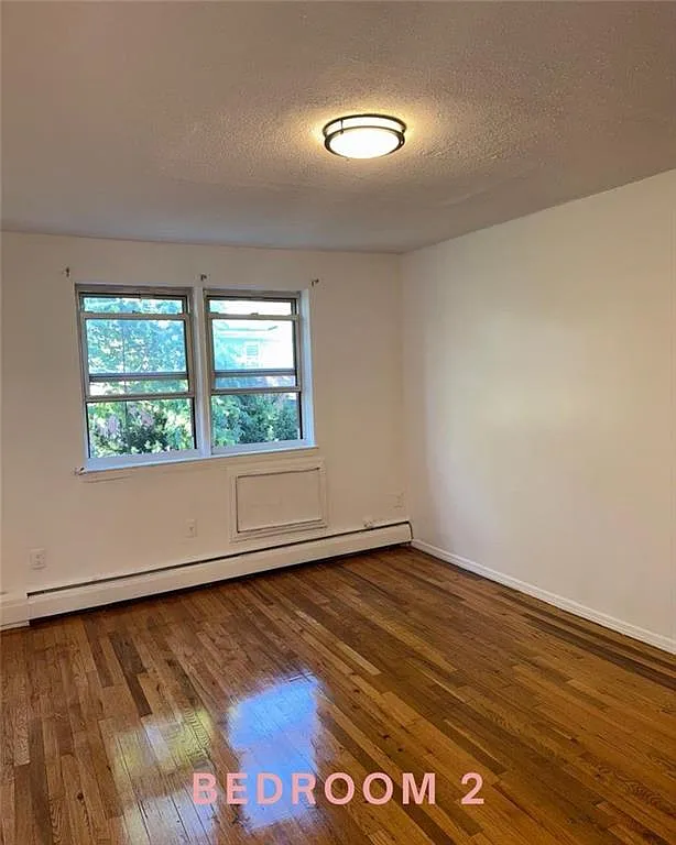 3 bed, 1.5 bath, 1000 sqft, $3,700 — Photo 3