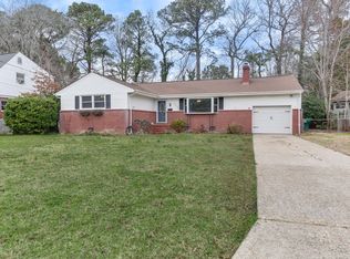 76 Rexford Dr, Newport News, VA 23608
