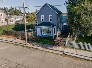 1541 Union Ave, North Bend, OR 97459