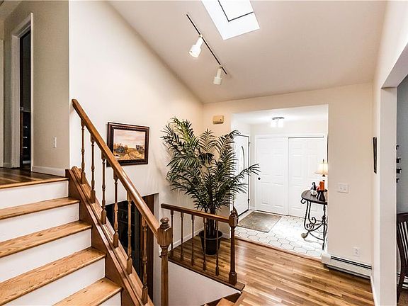 5th image of 1416 Riverbend Dr