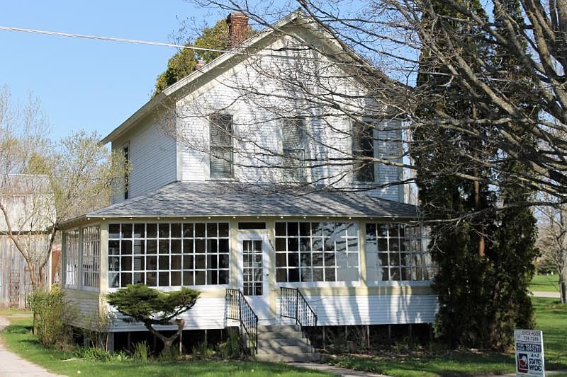 1st image of 315 N Lake St