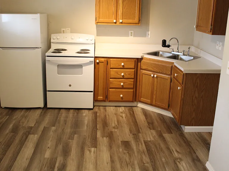 125 E Wall St #9 — Photo 3