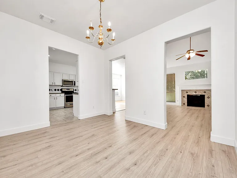 13515 Scarab Dr — Photo 8