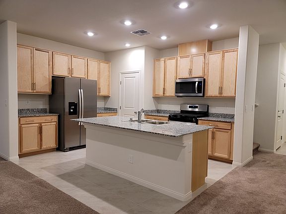 5th image of 9067 Vesey Ave